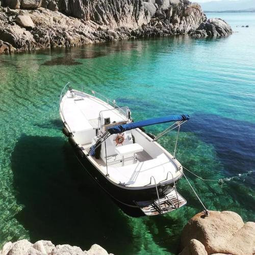 Sleep in the bay on my boat