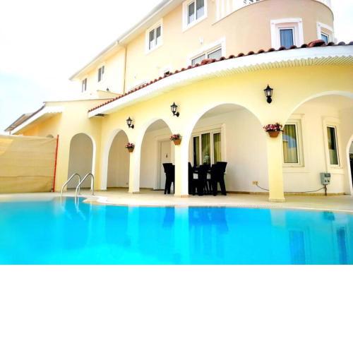 Sleeps 6, Private Pool Villa - AWZ 293