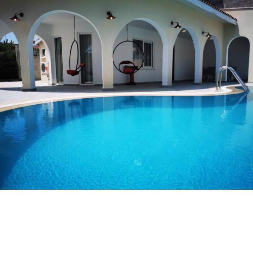 Sleeps 6, Private Pool Villa - AWZ 294