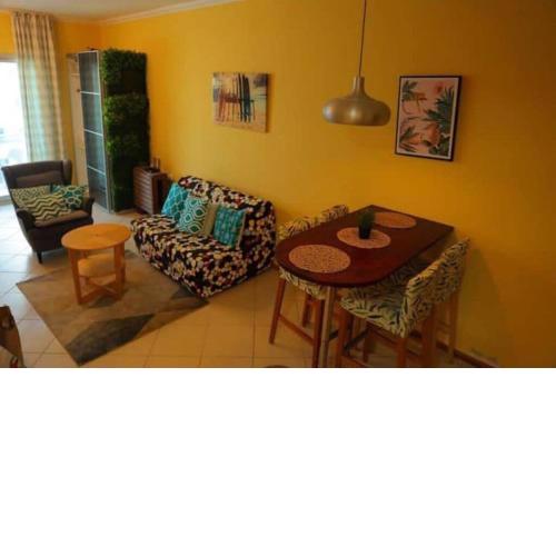 Small Cozy 1-Bedroom Apartment