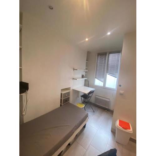 Small studio near Eiffel Tower