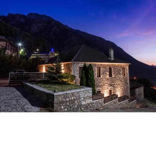 Snowpeak Chalet Archontiko - Premium Double Suite