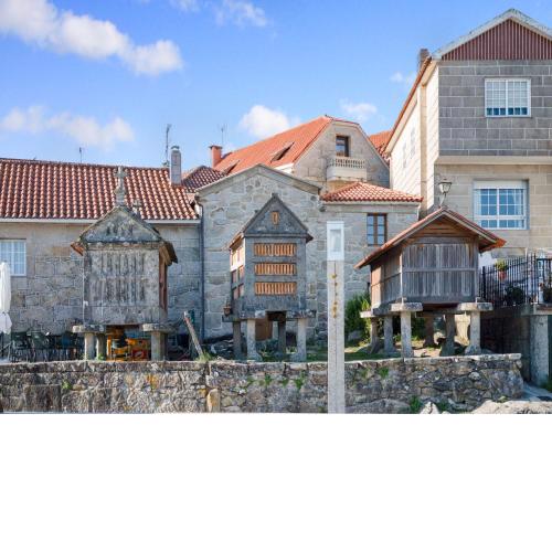 Snug Holiday Home in Combarro near Praia da Pinela Seabeach