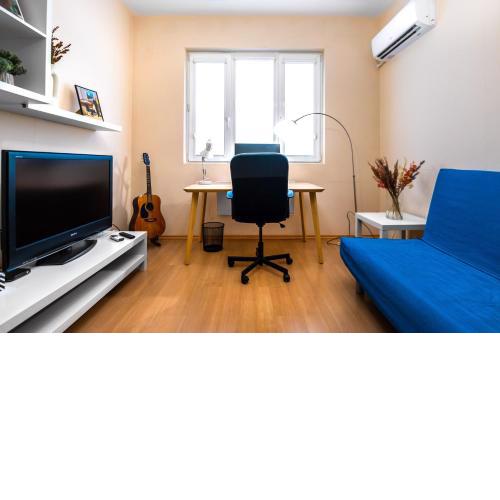 Sofia’s Best Area - Workspace+300 MBPS WiFi