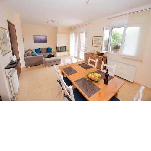 Solari Hill Maisonette