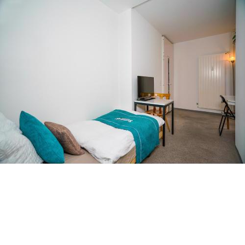 Solution-Grischun, Zentral - Balkon - Netflix - Disney