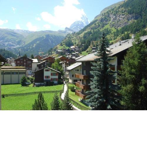 Sonnige, bequeme Dachwohnung mit Matterhornblick