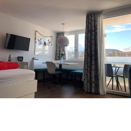 Sonniges Apartment mit Hallenbad und Sauna in Seefeld