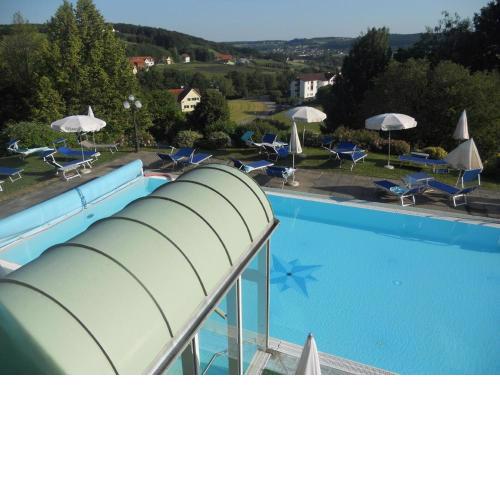 Sonniges Ferienhaus in Wagerberg mit Terrasse, Pool und Garten