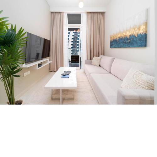 Soothing 1BR at Downtown Dubai, Business Bay