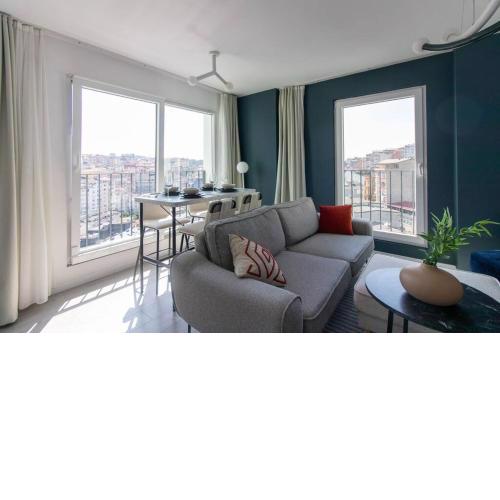 Sophisticated 2BR Corner Haven w/ Parking & Gym #131