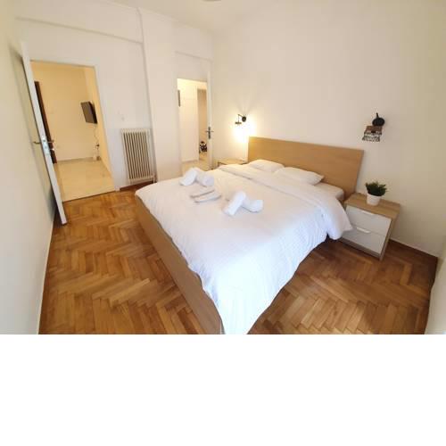 Sophisticated apartment near Metro Station with Wifi