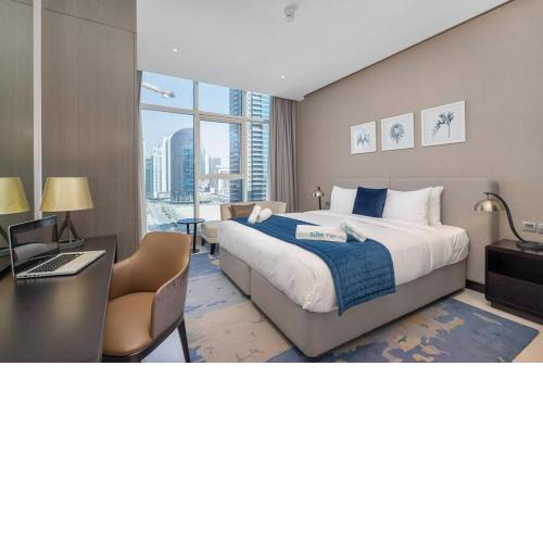 Sophisticated Business Bay Canal View by Suiteable