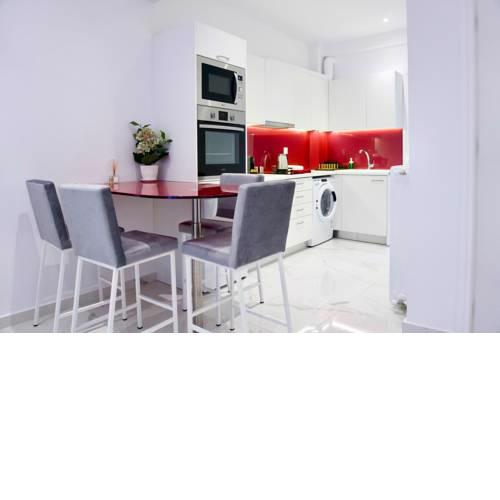 Sophisticated Modern Apt in Athens center