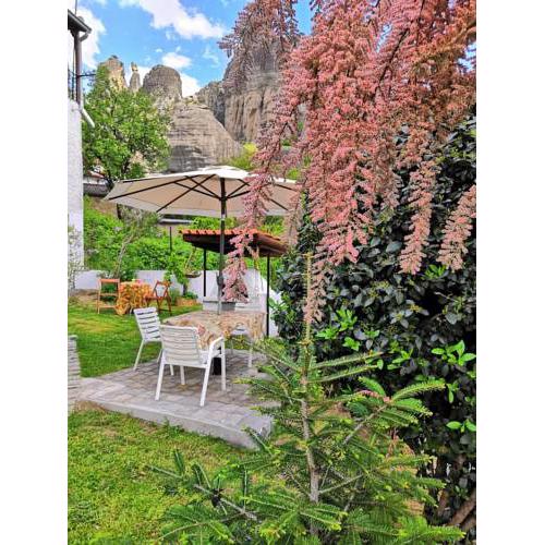 Sotiris Idyllic Garden House
