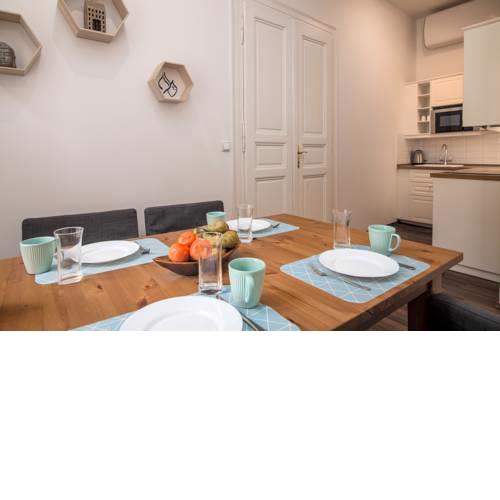 Soukenicka Apartcomplex Golden Red CZPRSK73