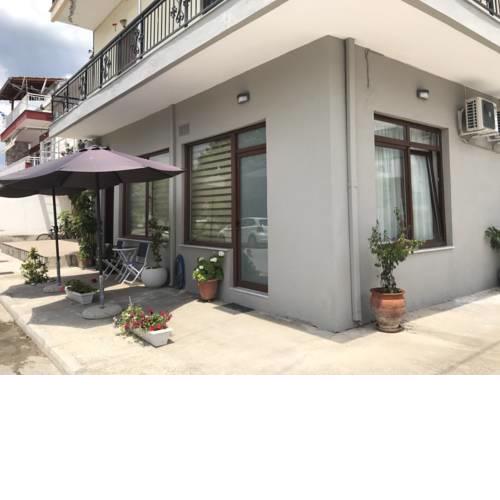 Soula's Sunshine Apartments