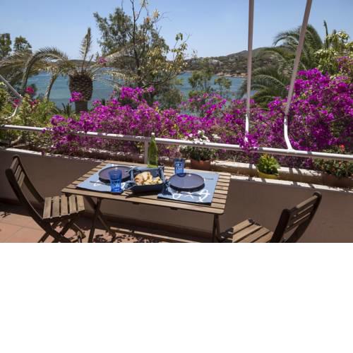 Sounio, Sea Front Deluxe Apartment Apollo