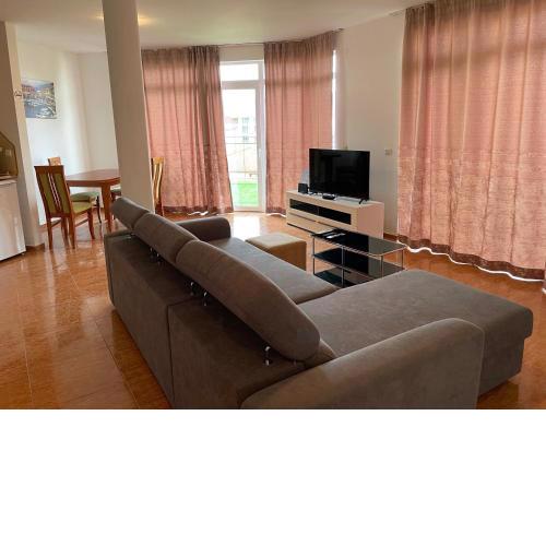 Spacious 1-bedroom apartment on the 6th floor