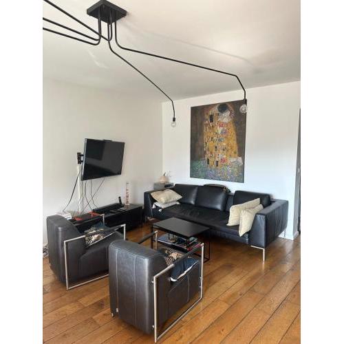 Spacious 100 m apartment in Paris 12th