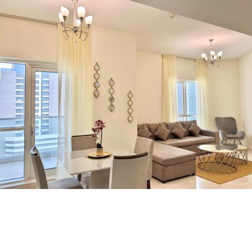 Spacious 1B with Balcony in Business Bay