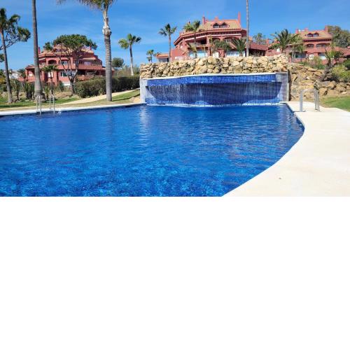 Spacious 3 bed garden apartment in Elviria