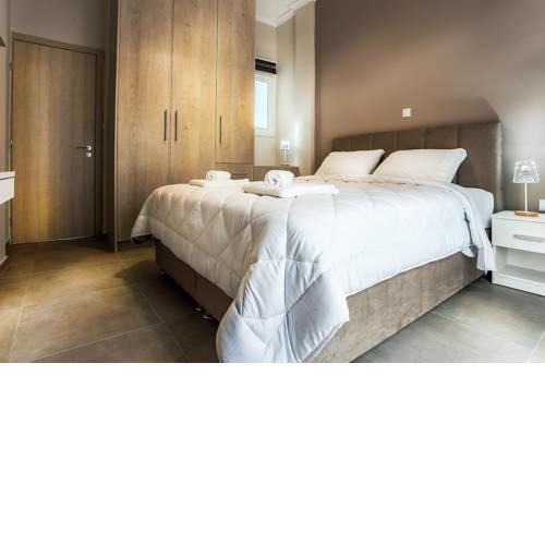 Spacious 3-bedroom Apartment 90 meters from Train
