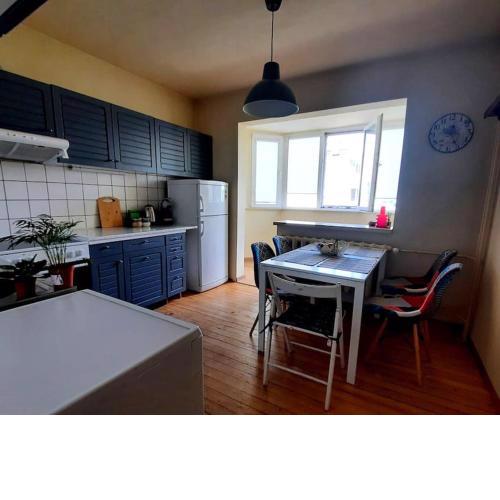 Spacious 3 bedroom apartment, close to metro station