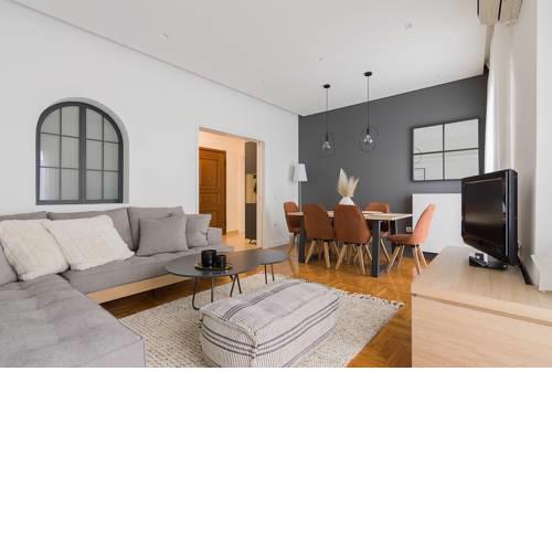 Spacious 3 bedroom apartment in Thessio