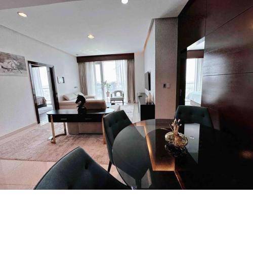 Spacious 3 bedroom plus maid room chic and unique in business bay