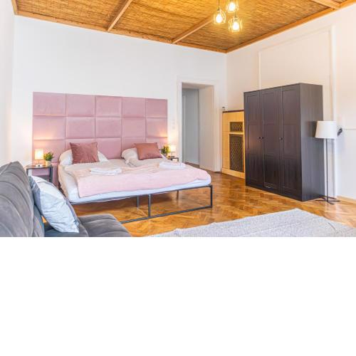 Spacious 3BR shared Apt. Comfortable and Roomy