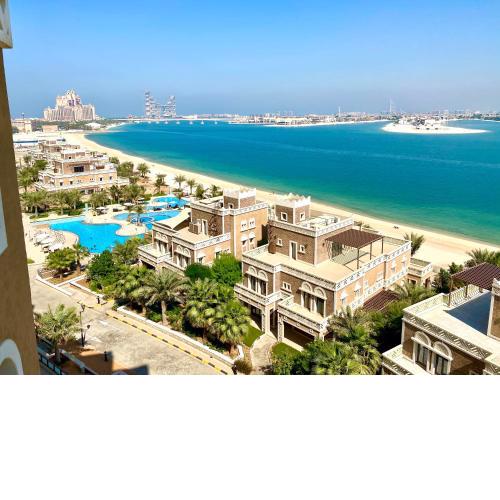 Spacious 4 bd apartment with amazing Sea view