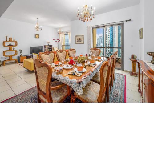 Spacious 4-bed in JBR Rimal with access to Beach!