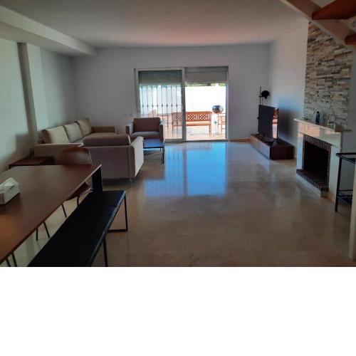 Spacious 5 Bedrooms Marbella Villa