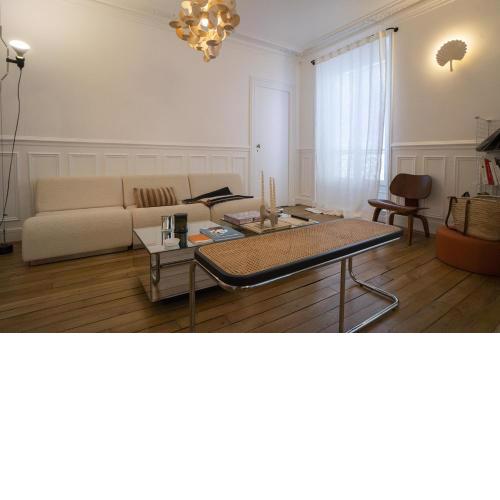 Spacious and bright cocoon