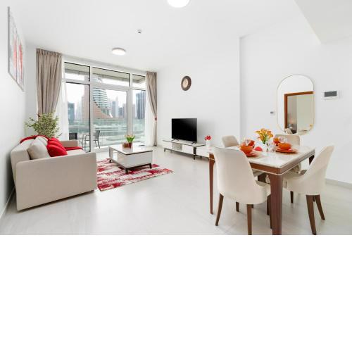 Spacious and modern 2 beds with DIFC View, opposite Metro Station and Zabeel Park