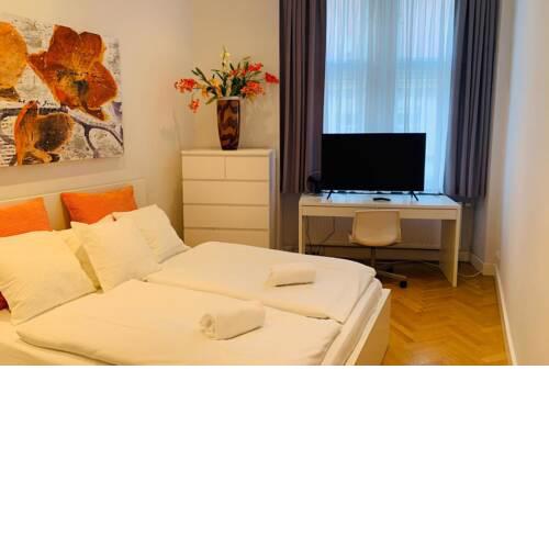 Spacious and modern apartment in the city center by easyBNB