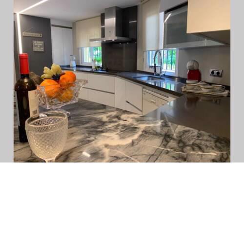 Spacious and modern semi-detached villa in Marbella center