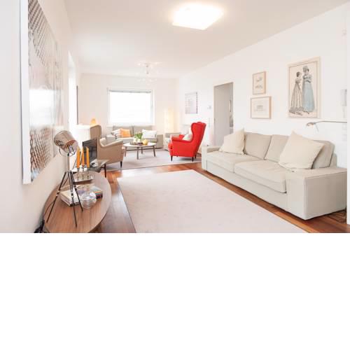 Spacious Apartment - roof-top patio