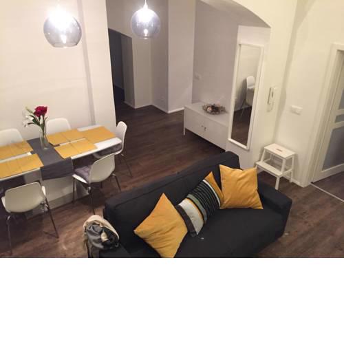 Spacious apartment close to the main train station
