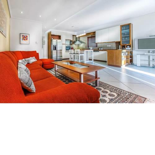 Spacious apartment in Glyfada close to the sea
