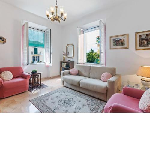 Spacious Apartment in Lavagna near Sea and City Centre