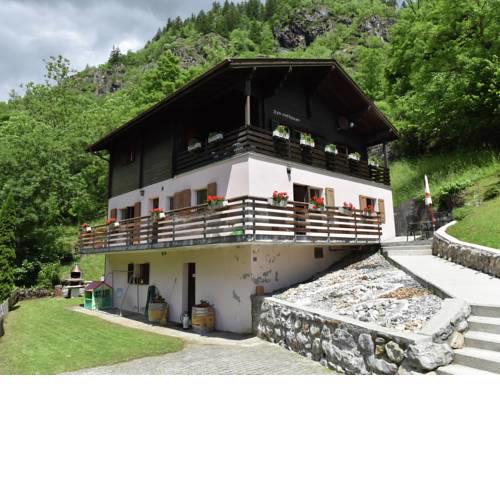 Spacious Apartment in Mehlbaum with Mountain View