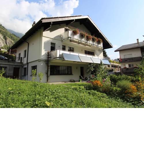 Spacious Apartment in Morel with Garden