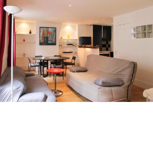 Spacious apartment near the Marais