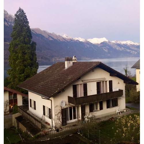 Spacious apartment overlooking Lake Brienz