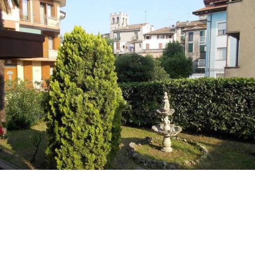 Spacious apartment very close to the center