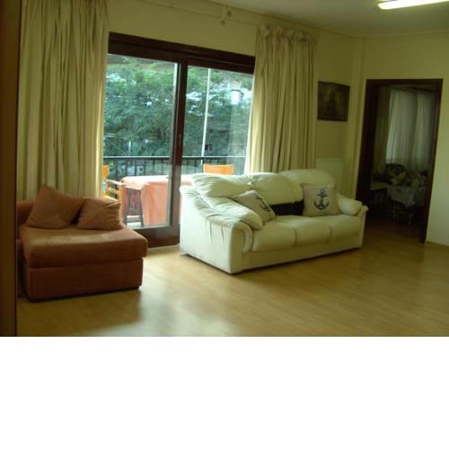 Spacious apt close to institutions of health care and city center