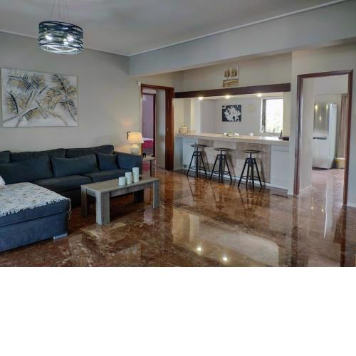 Spacious Apt in Glyfada! Next to Center and Beach!