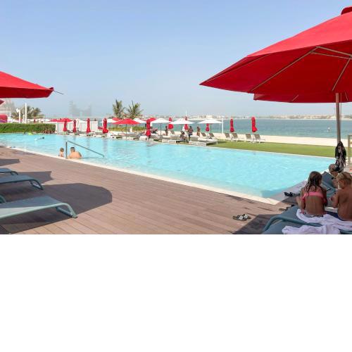 Spacious beachfront 2 bedroom apartment - The 8